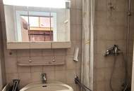 Sanierungsbedürftige 2,5-Zimmer-Wohnung beim Kinzerplatz