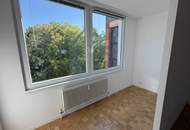SÜDSTADT: Sonnige 3-Zimmer Wohnung mit Balkon (WW und Heizung aliquot inkl!)