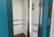 Großzügige 2-Zimmer Wohnung (etwas abgewohnt). WG-geeignet. Studentenhit, Pendler etc.