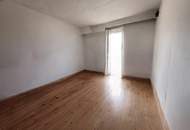 Sanierungsbedürftiger Bungalow mit großem Grundstück - in ruhiger, sonniger Lage