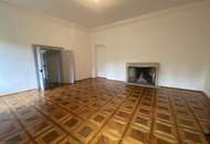 Herrschaftliches Wohnen im Schloss 3 Zimmer Wohnung 155 m²