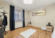 NATUR - RUHE - HERRLICHER AUSBLICK - Zwei Häuser, großer Garten, Doppelgarage!