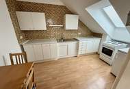 Möblierte Dachgeschosswohnung