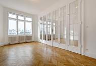 Luxus 4-Zimmer Altbaujuwel beim Schloßquadrat.