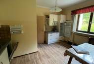 Haus in ruhiger Lage mit Erweiterungsmöglichkeit und großem Nebengebäude!