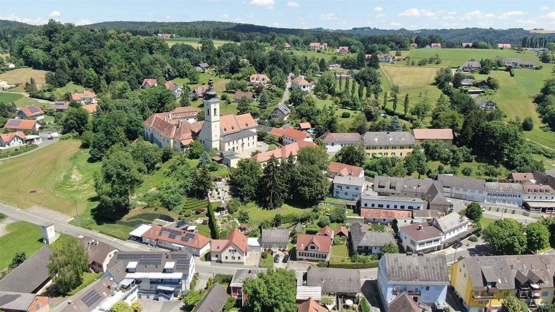 Wohnen im Grünen inklusive Schlossblick! KLEINE GARTENWOHNNG nähe Leibnitz in der Gemeinde St. Georgen an der Stiefing!