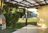 "die Badesaison genießen" Pachtgrund mit Bungalow mit großem Garten und Pool in der Feriensiedlung beim Badeteich Steinbrunn