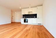 Wunderschöne Randlage in ESSLING/ Schafflerhofstrasse/ Höchster Wohnkomfort auf 1,5 Zimmer mit Balkon, Stellplatz sogar erwünscht!!