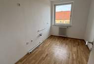 Sonnige Aussichten in ruhiger Grünlage: großzügige 2-Zimmer-Wohnung mit gemütlichem Balkon, moderner Dusche und heller Küche im 3. OG (inkl. Aufzug) – ideal für Singles oder Paare in Steyr-Münichholz!