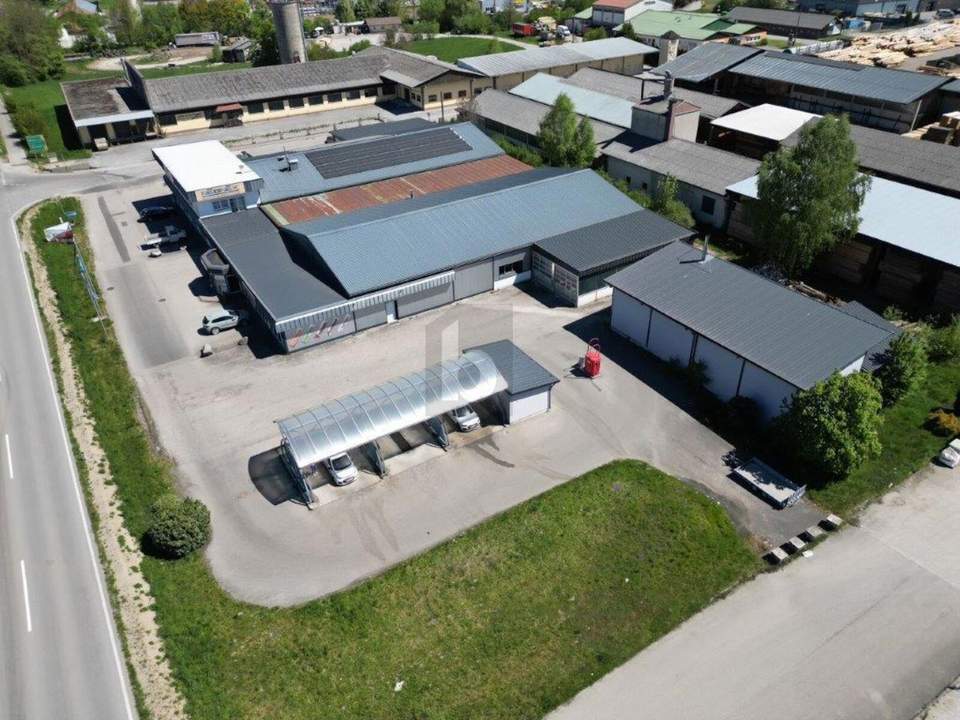 LAGERHALLE / GEWERBEHALLE KAUFEN IM BEZIRK BRAUNAU ? CA. 2.400 M² NUTZFLÄCHE MIT VERKAUFSFLÄCHE