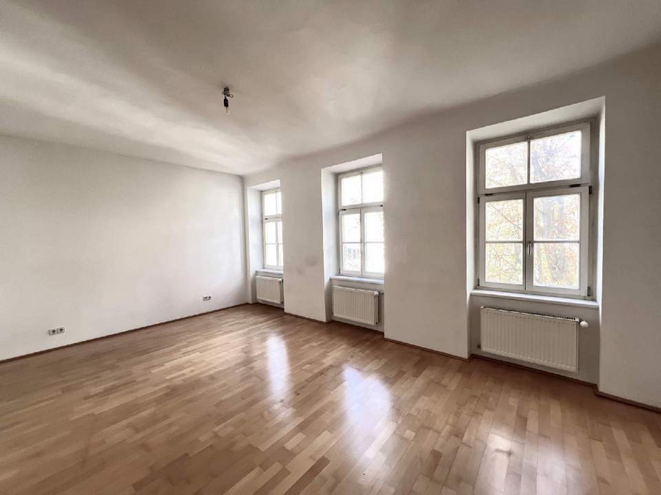 Großzügige Garconniere mit Grünblick beim Naschmarkt