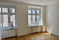 Neu sanierte Wohnung mit zwei Zimmern und großzügiger Wohnküche