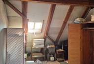 Renovierungsbedürftiges Mittelreihenhaus