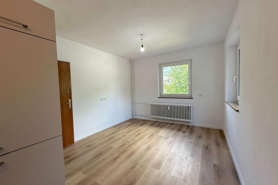 Wohnen im Grünen: Modernisierte Wohnung mit Balkon und neuer Einbauküche, Wohnung-miete, 452,00,€, 8960 Liezen