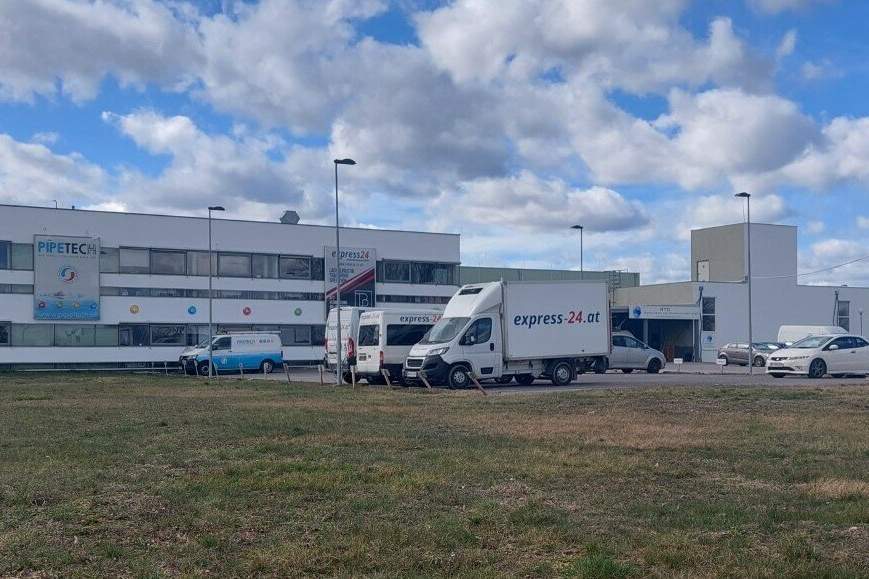 +++Top - Industrie-Gewerbebetrieb - Bürokomplex - Lager- Hochregallager-Arbeitsflächen.Vermietete Flächen 95% +++, Gewerbeobjekt-kauf, 4.800.000,€, 2490 Wiener Neustadt(Land)