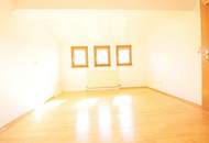 Lichtdurchflutete Dachgeschosswohnung mit 27 m² Aussichts-Loggia und PKW-Garage; PROVISIONSFREI