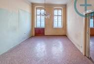 Sanierungsbedürftige gut aufgeteilte 2 Zimmer Wohnung