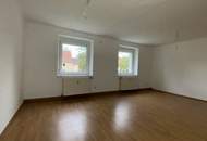 Außergewöhnliches 3-Zimmer-Familiendomizil im Grünen mit Erholungsfaktor und perfekter Infrastruktur! Helle Räume, modernes Bad und praktischer Hauswirtschaftsraum inklusive!