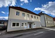 Dachgeschoß-Wohnung in Zentrumslage zum SELBSTAUSBAU