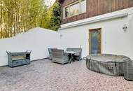 Wohnhaus mit Schwimmteich - 2 Wohneinheiten und Geschäft möglich