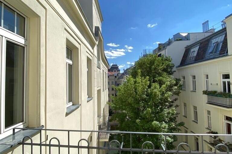 ALSERGRUND: Sonnige, klassische Altbauwohnung in absoluter Ruhelage mit Balkon, Wohnung-miete, 2.299,28,€, 1090 Wien 9., Alsergrund