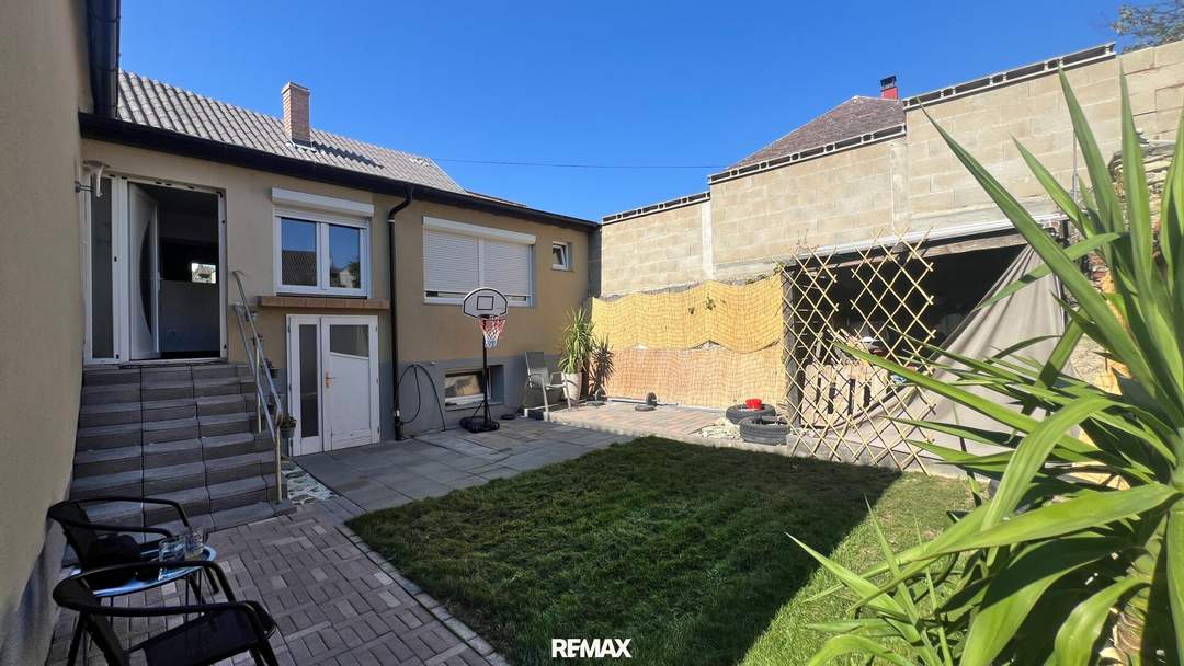 Modernisiertes Wohnhaus mit Unterkellerung und Innenhof in Rechnitz