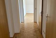 Auffallend exzellente Dachgeschoßwohnung nähe KF-Uni zu vermieten (WG möglich)!