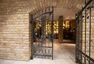 Villa voll unterkellert mit Poolhaus in absoluter Ruhelage