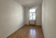 STUDENTEN AUFGEPASST! Zentral begehbare 6 Zimmer Wohnung mit Klopfbalkon! mit guter Anbindung in die City!