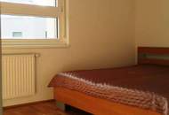 Hell, grün, ruhig und uneinsehbar + Tiefgaragenplatz = Perfekt!!