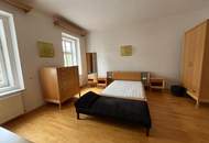 Schöne, großzügige Altbauwohnung