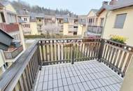 Sehr gepflegte und möblierte Eigentumswohnung im Dachgeschoss mit Balkon - Stadtrand von Waidhofen