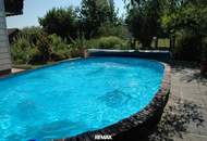 Solides Wohnhaus mit Nebengebäude und Pool in Kallham