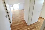 3 Zimmer. 3 Terrassen. Ein Zuhause! Genial - Lebens(t)raum Erfüller im Grünen - Klimaaktiv Bronze! Ab ins Dachgeschoss / Viel Lebensqualität! Wärmepumpe und Solaranlage + Naturnahe Gewässer ums Eck!