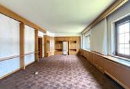 Großes Einfamilienhaus mit Veranda und Wirtschaftsanbau mit uneinsichtigen Garten + Ausbaupotential!