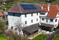 TRADITIONSREICHER WINZERHOF MIT PENSION &amp; HEURIGEN IN BESTER WACHAUER LAGE
