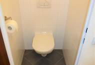 NEUBAUMIETE IN GRÜNLAGE MIT SONNENLOGGIA UND GARAGENPLATZ