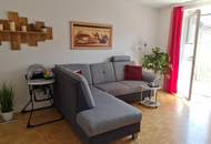 Sonnige, schöne 2 Zimmer Wohnung mit großem Balkon