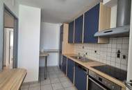 Klimatisiertes Eckreihenhaus nahe dem Zentrum mit Garage