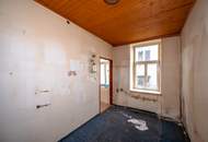 ++NEU++ 2-Zimmer Altbau-Wohnung (renovierungsbedürftig), viel Potenzial!