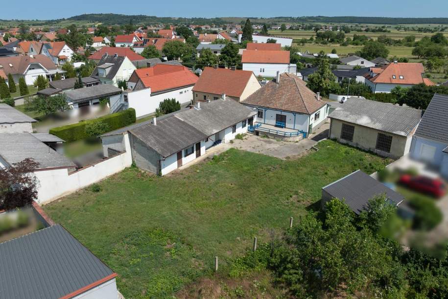 Ein - Mehrfamilienhaus mit Zusatzgebäude und Garagen, Haus-kauf, 249.000,€, 7062 Eisenstadt-Umgebung