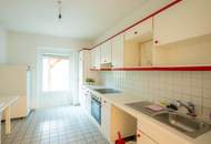 Traumhafte Grünruhelage in einer Sackgasse: Voll unterkellertes Familienhaus mit Carports