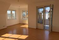 Helle 2-Zimmer-Wohnung mit Balkon im Zentrum