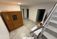 Exklusiver Bungalow mit Einleger Wohnung, Pool & Vollkeller
