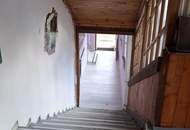 Sanierungsbedürftiges Einfamilienhaus mit diversen Nebenräumen!