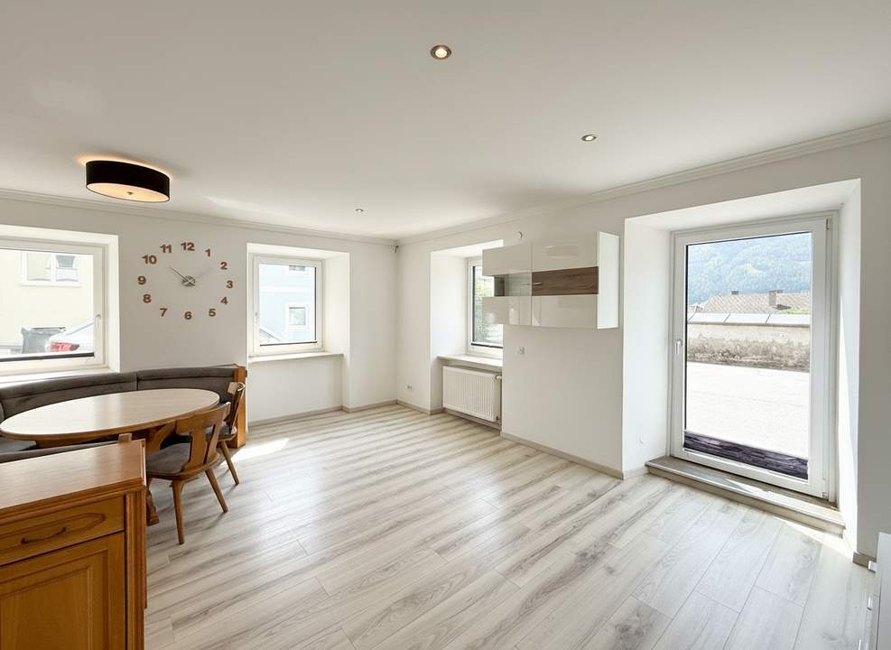 Lungauer Wohntraum: 4 Zimmer, zentral, Kachelofen &amp; Außenstellplatz