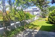CHARMANTES KLEINOD MIT GEPFLEGTEM GARTEN UND SEEBLICK