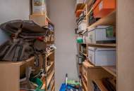 Ab 15.7.26: ruhig gelegene und modern ausgestattete Altbau-Wohnung mit hofseitiger Loggia