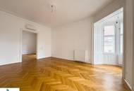 Residieren im Klassischen Altbau, top sanierte, helle 4 Zimmer Wohnung!