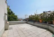 Altbau-Chic, Neubau-Komfort: 6 Zimmer und Panoramaausblick